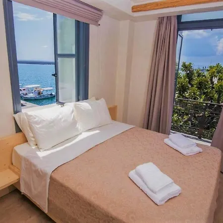 Panellinion Aparthotel 4*